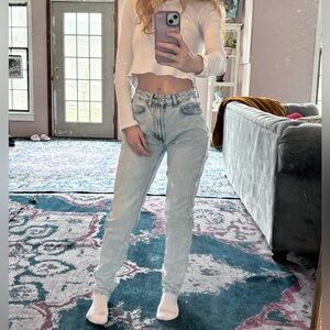 BDG UO Mom High Rise Straight Jeans in Light Blue Size 24 PERFECT condition